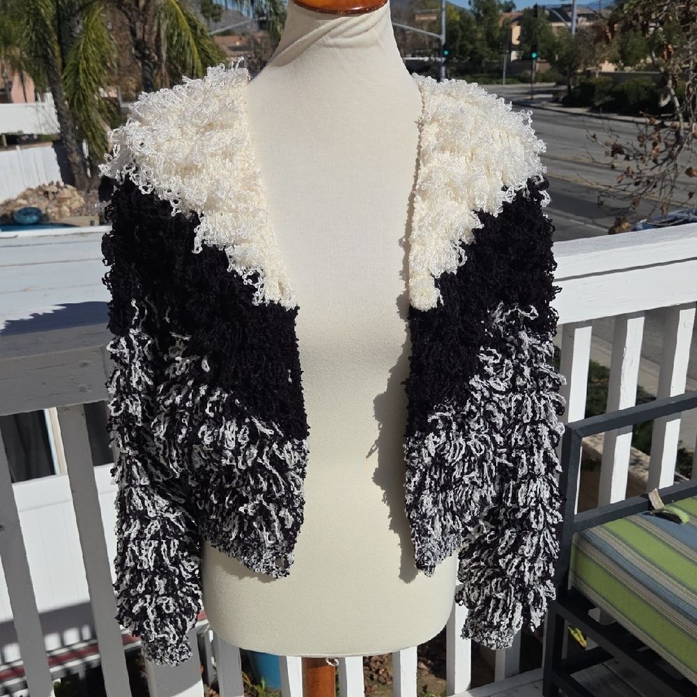 Le Sweater Small Elegant Black and White Women's Cardigan jacket